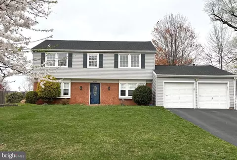 4102 Port Rae Ln, Fairfax, VA 22033