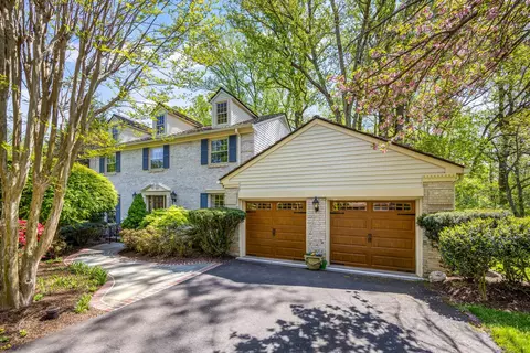 718 Ridge Dr, Mclean, VA 22101