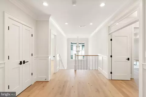Entry Way - 5850 Upton St, Mclean, VA 22101 photo 11 of 18