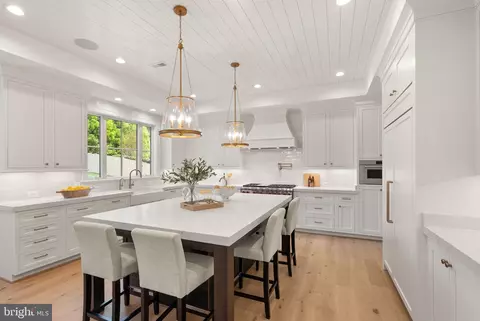 Kitchen - 5850 Upton St, Mclean, VA 22101 photo 3 of 7