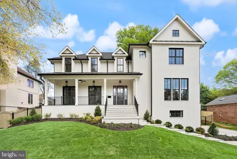 Exterior - 5850 Upton St, Mclean, VA 22101 photo 5 of 15
