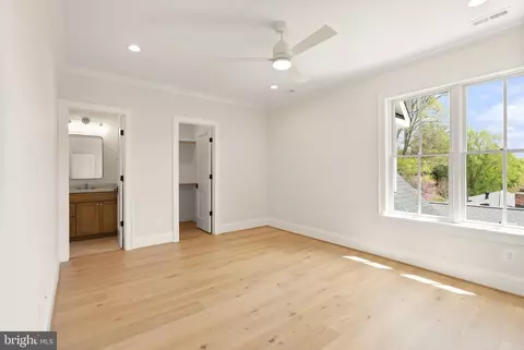 Bedroom - 5850 Upton St, Mclean, VA 22101 photo 6 of 10