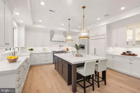 Kitchen - 5850 Upton St, Mclean, VA 22101 photo 6 of 7