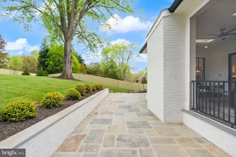 Exterior - 5850 Upton St, Mclean, VA 22101 photo 13 of 15