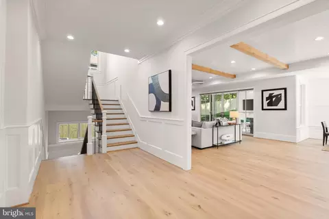 Entry Way - 5850 Upton St, Mclean, VA 22101 photo 10 of 18
