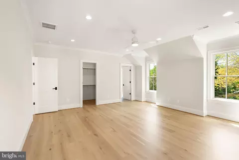 Bedroom - 5850 Upton St, Mclean, VA 22101 photo 5 of 10