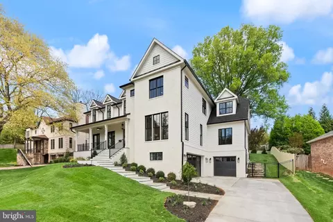 Exterior - 5850 Upton St, Mclean, VA 22101 photo 4 of 15
