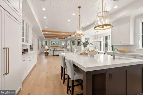 Kitchen - 5850 Upton St, Mclean, VA 22101 photo 4 of 7