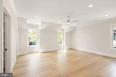 Bedroom - 5850 Upton St, Mclean, VA 22101 photo 4 of 10