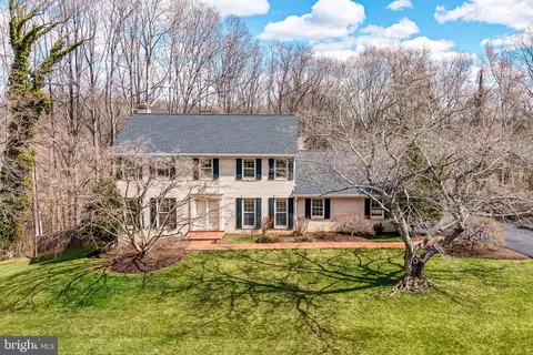 9508 Brian Jac Ln, Great Falls, VA 22066