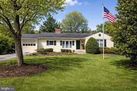 9220 Forest Haven Dr, Alexandria, VA 22309