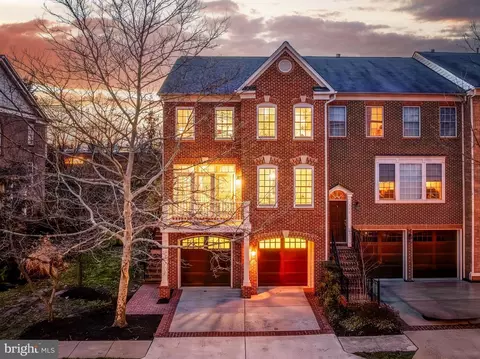 113 Herndon Mill Cir, Herndon, VA 20170