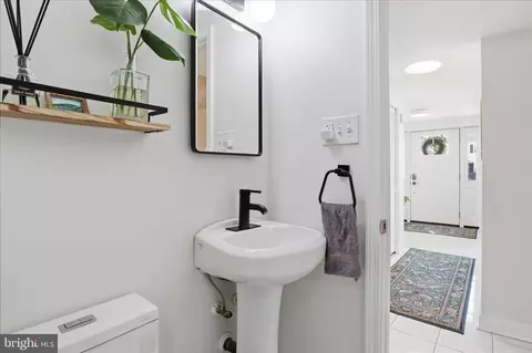 Entry Way - 6436 Burwell St, Springfield, VA 22150 photo 3 of 4