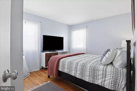 Bedroom - 6436 Burwell St, Springfield, VA 22150 photo 3 of 5