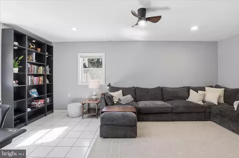 Entry Way - 6436 Burwell St, Springfield, VA 22150 photo 2 of 4