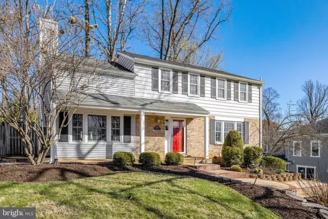 2015 Freedom Ln, Falls Church, VA 22043