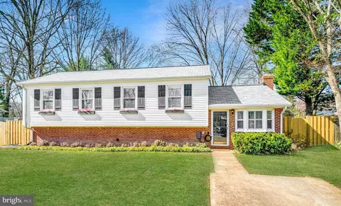 8206 Ackley St, Alexandria, VA 22309