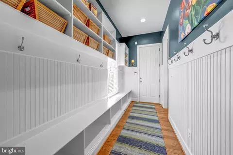 Entry Way - 6190 Adeline Ct, Mclean, VA 22101 photo 5 of 7