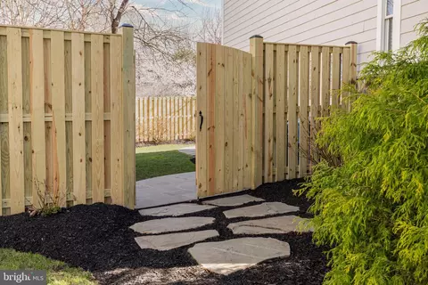 Exterior - 6190 Adeline Ct, Mclean, VA 22101 photo 4 of 8