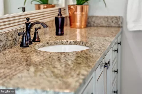 Bath - 6190 Adeline Ct, Mclean, VA 22101 photo 4 of 7