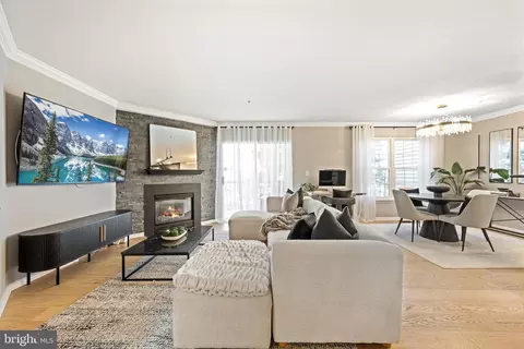 12906 Fair Briar Ln, Fairfax, VA 22033