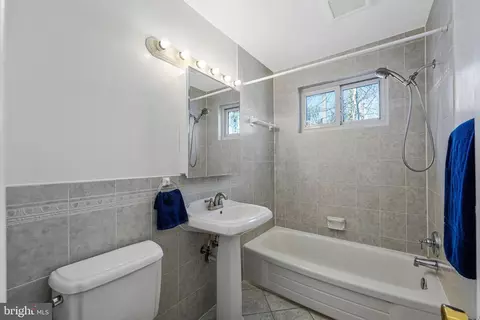 Bath - 8806 Cromwell Dr, Springfield, VA 22151 photo 1 of 2