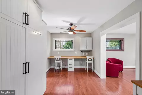 Entry Way - 8806 Cromwell Dr, Springfield, VA 22151 photo 2 of 4
