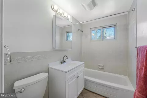 Bath - 8806 Cromwell Dr, Springfield, VA 22151 photo 2 of 2