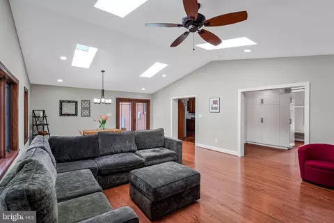 Other - 8806 Cromwell Dr, Springfield, VA 22151 photo 2 of 12