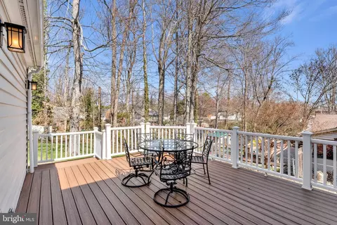 Exterior - 8806 Cromwell Dr, Springfield, VA 22151 photo 2 of 4