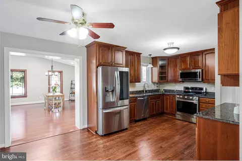 Other - 8806 Cromwell Dr, Springfield, VA 22151 photo 1 of 12