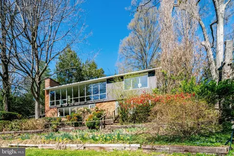 7400 Rebecca Dr, Alexandria, VA 22307
