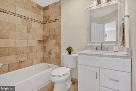 Bath - 9012 A Old Dominion Dr, Mclean, VA 22102 photo 6 of 7