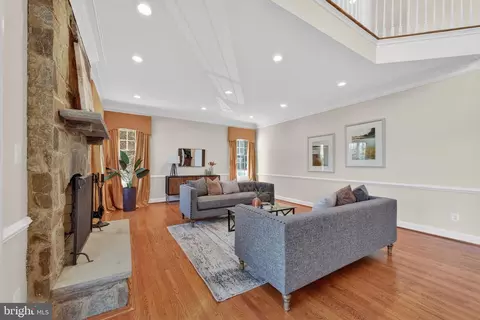 Living - 9012 A Old Dominion Dr, Mclean, VA 22102 photo 4 of 5