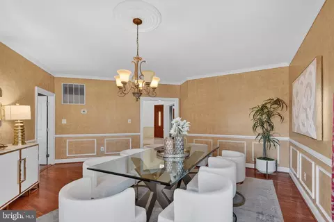 Dining - 9012 A Old Dominion Dr, Mclean, VA 22102 photo 2 of 4