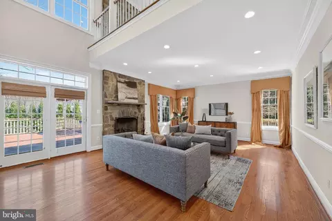 Living - 9012 A Old Dominion Dr, Mclean, VA 22102 photo 3 of 5