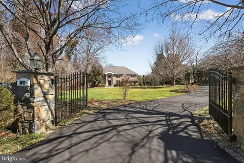 9012 A Old Dominion Dr, Mclean, VA 22102