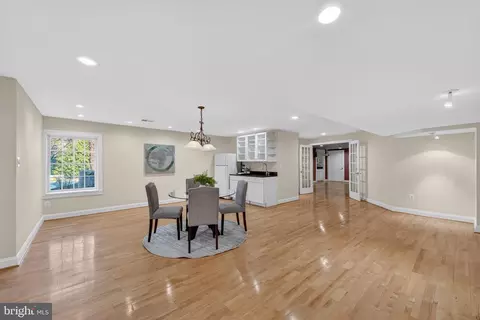 Dining - 9012 A Old Dominion Dr, Mclean, VA 22102 photo 4 of 4
