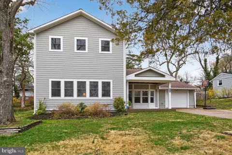 4406 Roundhill Rd, Alexandria, VA 22310