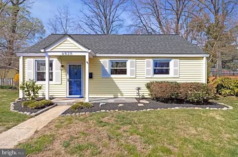 6920 Kenfig Dr, Falls Church, VA 22042