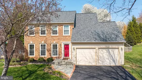 3003 Emerald Chase Dr, Herndon, VA 20171