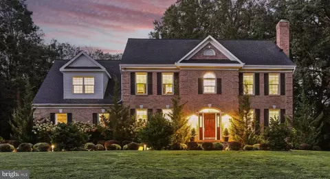 11312 Timberline Dr, Oakton, VA 22124