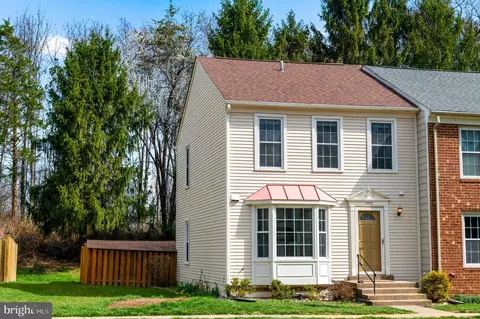 4445 Holly Ave, Fairfax, VA 22030