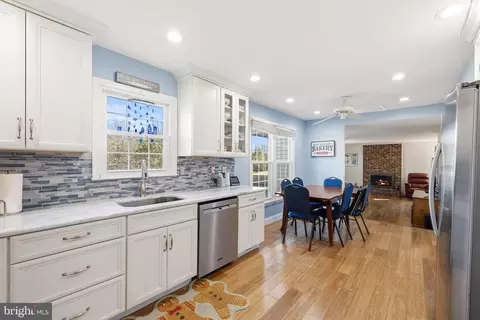 4357 Cub Run Rd, Chantilly, VA 20151 photo 8