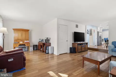 4357 Cub Run Rd, Chantilly, VA 20151 photo 12