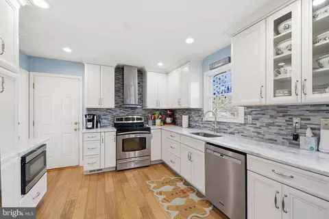 4357 Cub Run Rd, Chantilly, VA 20151 photo 9