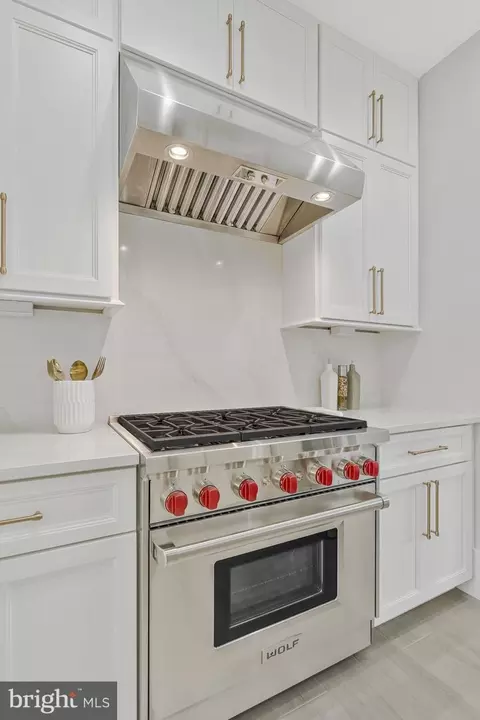 Kitchen - 1101 Clover Dr, Mclean, VA 22101 photo 5 of 6