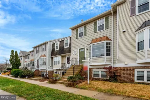 4119 Dawn Valley Ct, Chantilly, VA 20151