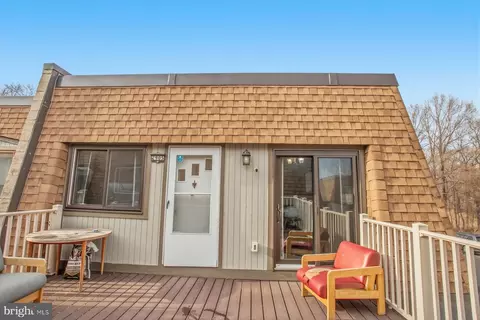 7905 Casa Grande Pl #121-E, Alexandria, VA 22309