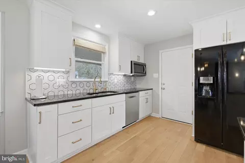 Kitchen - 7300 Reservation Dr, Springfield, VA 22153 photo 3 of 3